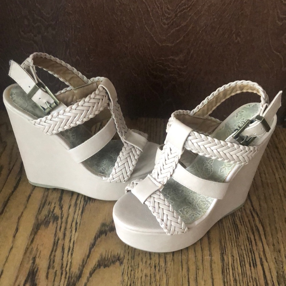 Women’s Tan Strap Wedges - Brand New US Size 6